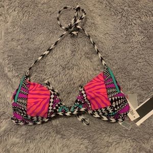 𝒷𝒾𝓀𝒾𝓃𝒾 𝓉𝑜𝓅